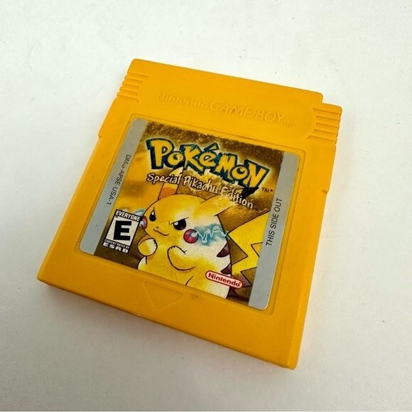 Game Boy Color Pokémon Special Pikachu Edition - Picture 4 of 6